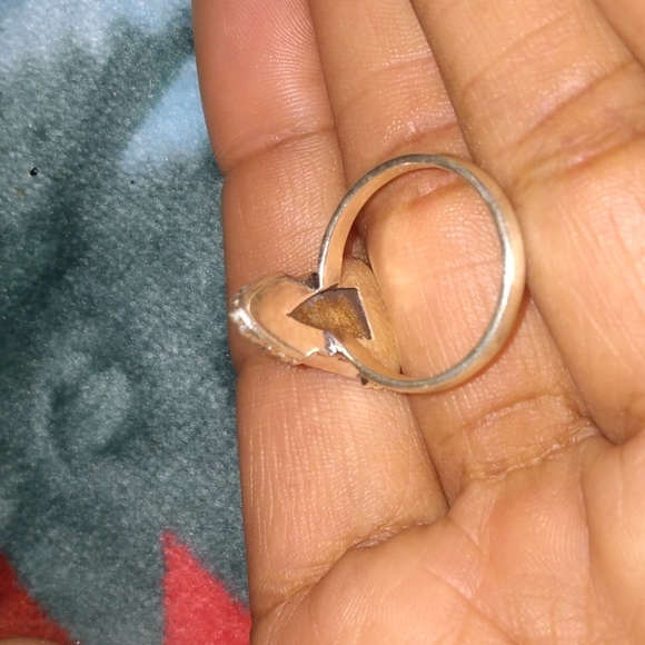 Ring - Picture 3 of 4